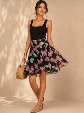 Karen Kane Lifestyle 100%
Silk Floral Butterfly Car Wash
Skirt Multicolored Sz 6
